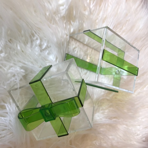 Clear Plastic Gift Box Green - Picture 2 of 4